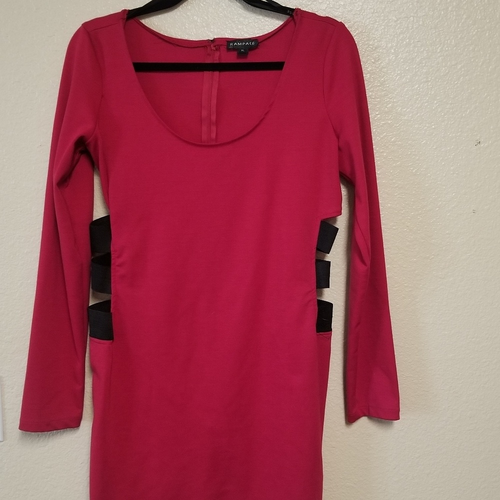 RED OPEN SIDE DRESS